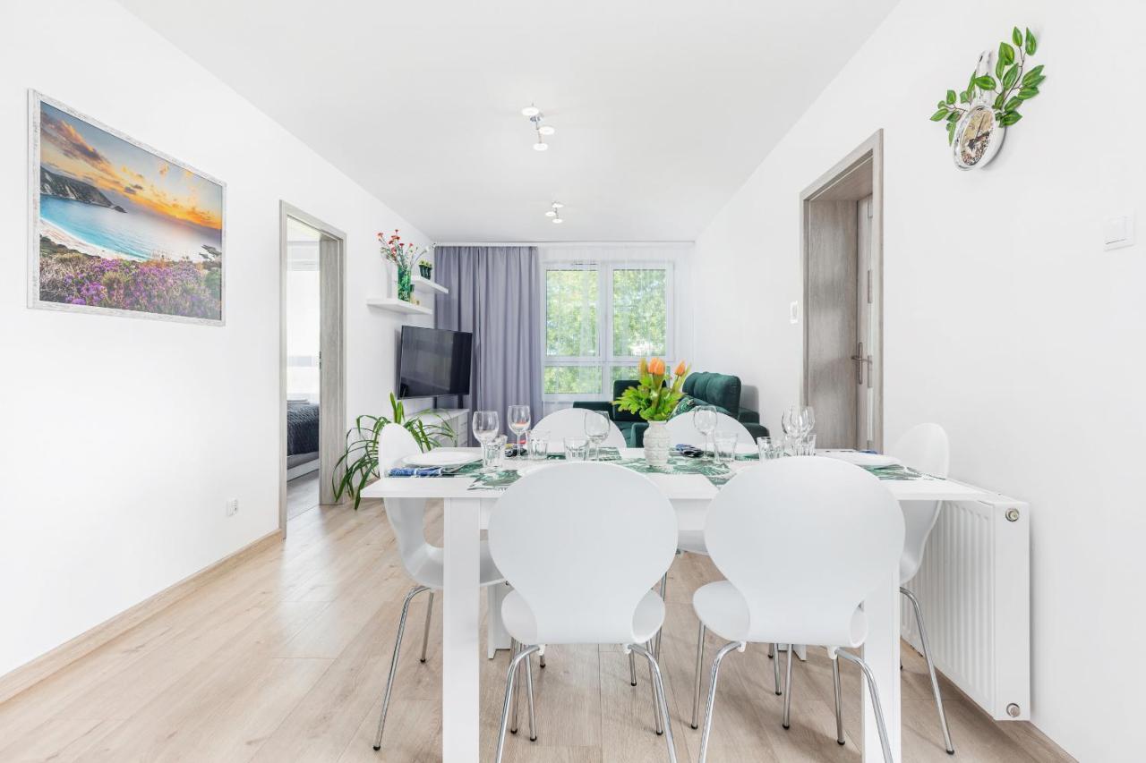Апартаменты Apartament Deluxe Platany C38 By Renters Колобжег Экстерьер фото